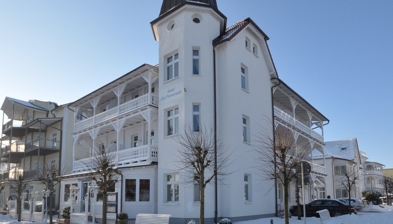 Unser privat geführtes Strandhotel direkt am Binzer Sandstrand und der Promenade., © Strandhotel zur Promenade Unser privat geführtes Strandhotel direkt am Binzer Sandstrand und der Promenade., © Strandhotel zur Promenade