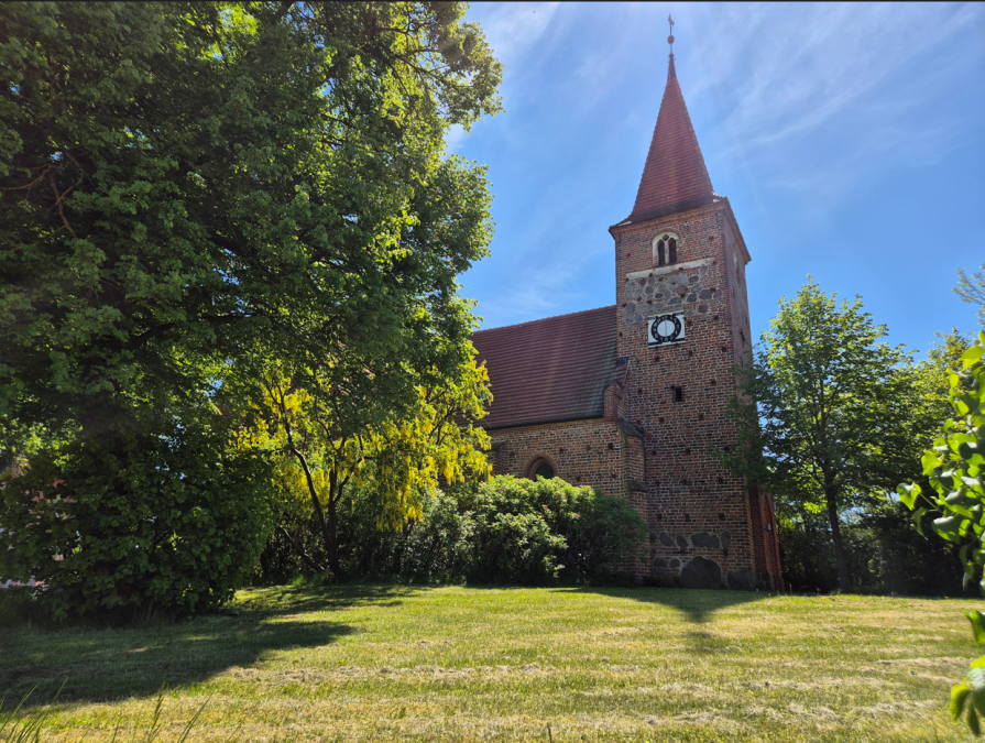 Kirche Gielow, © Gina Schulenberg