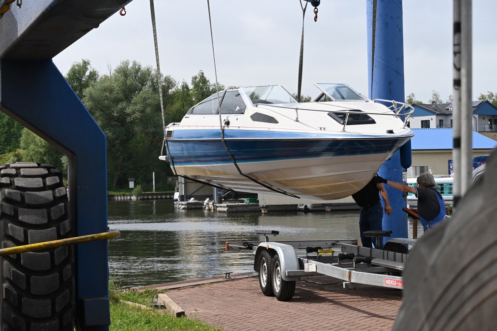 Trailern Sie ihr Boot direkt im anliegenden Hafen, © KUHNLE-TOURS