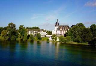 Het Seehotel Schloss Klink ligt direct aan de Müritz // © Seehotel Schloss Klink Het Seehotel Schloss Klink ligt direct aan de Müritz // © Seehotel Schloss Klink