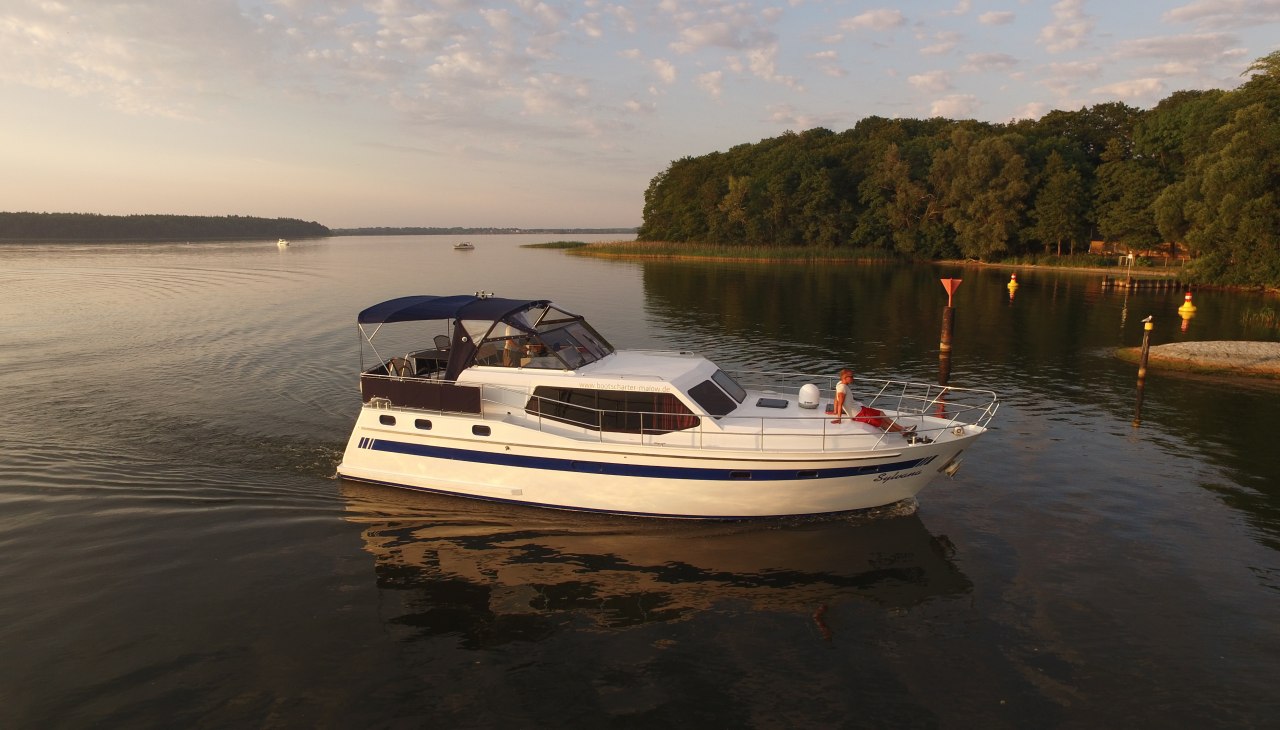 Titelbild, &copy; Bootscharter Malow