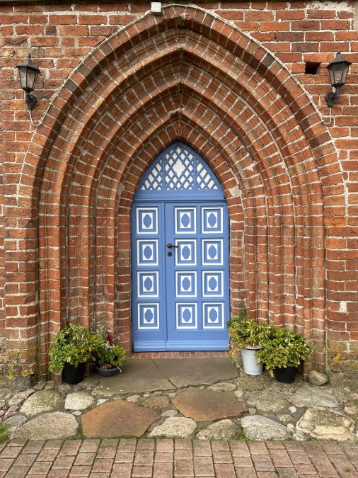 Tor Kirche Saal, © Südliche Boddenküste