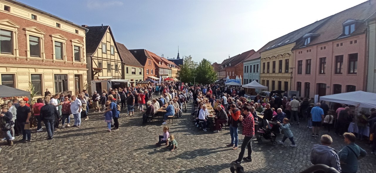 Regionalmarkt Plau am See // © J.Sippel Regionalmarkt Plau am See // © J.Sippel