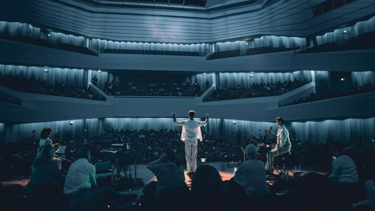 &copy; Headline Concerts