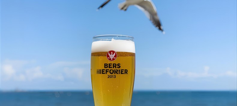 Fr&uuml;hschoppen am Strelasund // &copy; mmf Parow - mit KI erstellt