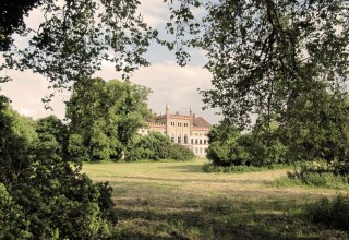 Schloss Broock mit Lenn&eacute;-Park, 2013 // &copy; Christian Schmidt
