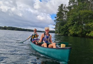 Als kanogids begeleid ik tochten: schoolreisjes, vakantiereizen en educatieve tijd. // © Laura Grabach-Witte Als kanogids begeleid ik tochten: schoolreisjes, vakantiereizen en educatieve tijd. // © Laura Grabach-Witte