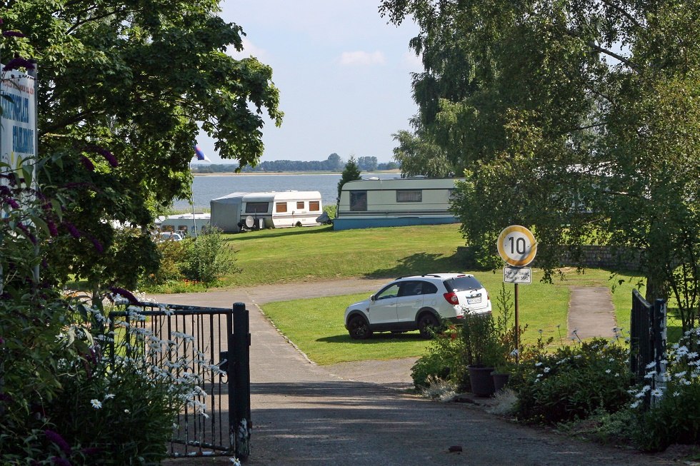 Blick auf das Gel&auml;nde Am Campingplatz // &copy; Sabrina Wittkopf-Schade
