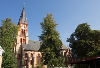 Die Wariner Stiftskirche liegt auf einem Hügel direkt am Marktplatz. // © Frank Burger Die Wariner Stiftskirche liegt auf einem Hügel direkt am Marktplatz. // © Frank Burger
