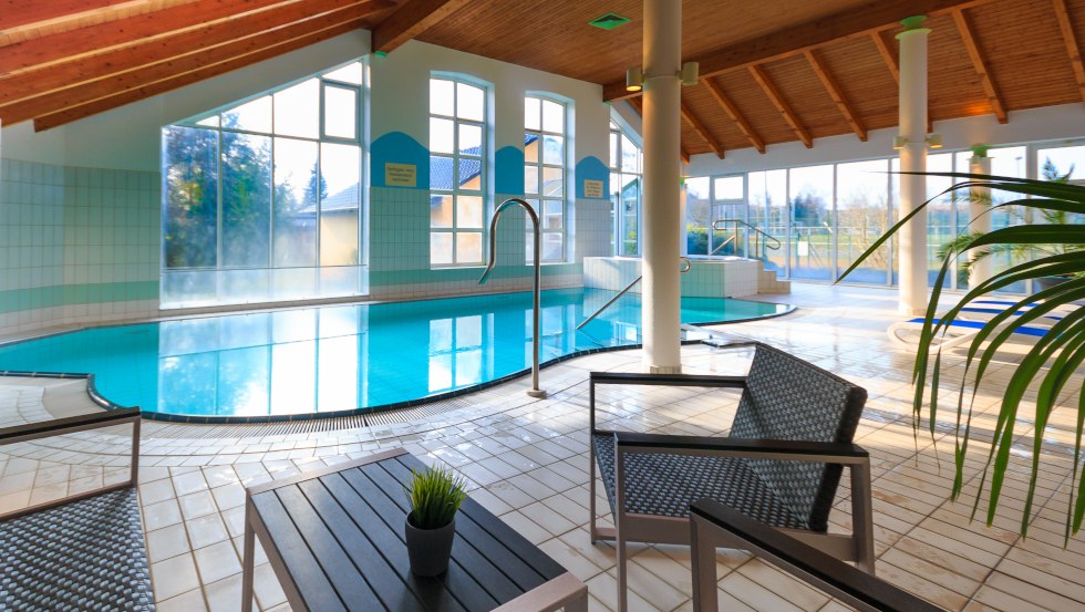 Entspannen am Indoor-Pool // &copy; TFZ Tessin
