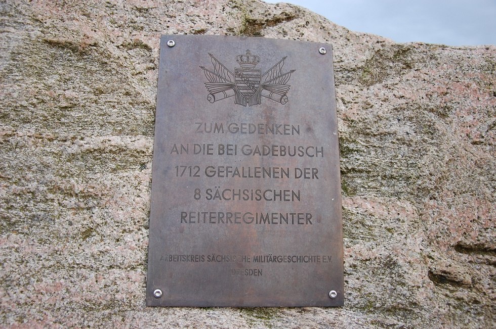 Eine Tafel erinnert an die Gefallenen der s&auml;chsischen Reiterregimenter. // &copy; Gabriele Skorupski
