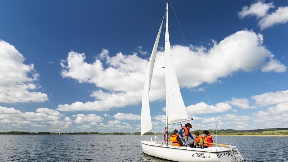 Bei einem Segelkurs kann das Segeln von der Pike auf erlernt werden, © SeenLandAgentour Bei einem Segelkurs kann das Segeln von der Pike auf erlernt werden, © SeenLandAgentour