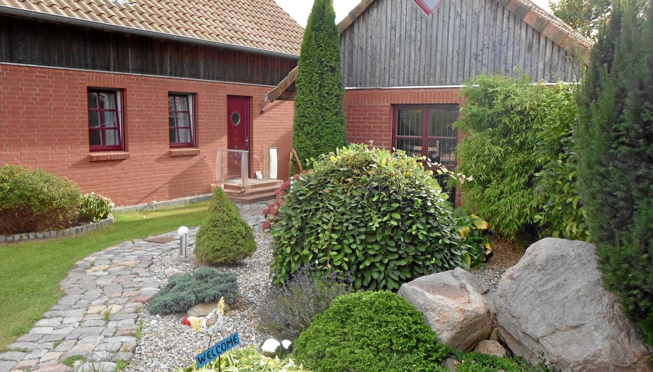 Der Weg zum Ferienhaus, © Robert Bach Der Weg zum Ferienhaus, © Robert Bach