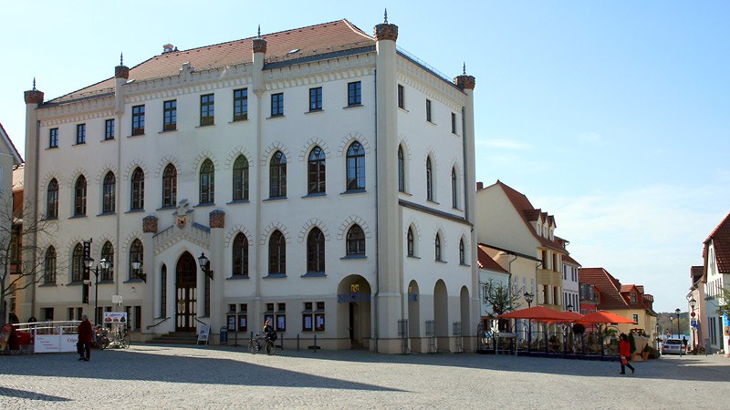neues-rathaus-01, &copy; Kur- und Tourismus GmbH Waren (M&uuml;ritz)