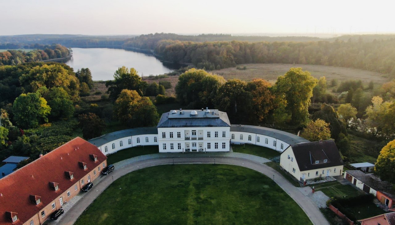Einmalige Schlossanlage in Passow, © Manuela Engel-Dahan Einmalige Schlossanlage in Passow, © Manuela Engel-Dahan