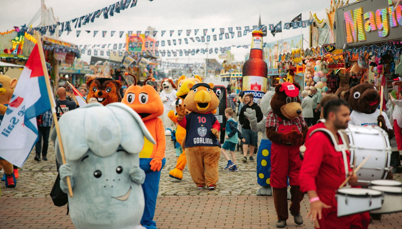 Maskottchenparade zur Hanse Sail 2024, &copy; TZRW, ganscool.media
