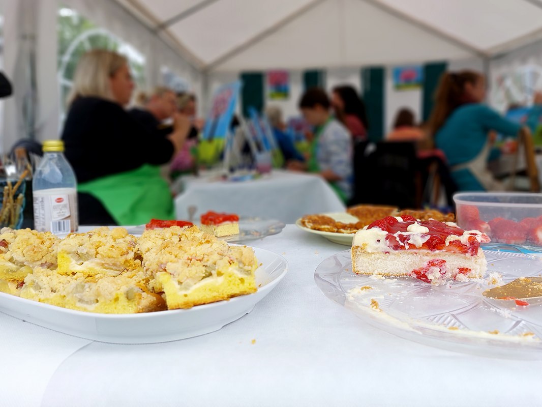 Leckeren selbst gebackenen Kuchen gibt's auch!, &copy; Kulturhof Letschow e.V.