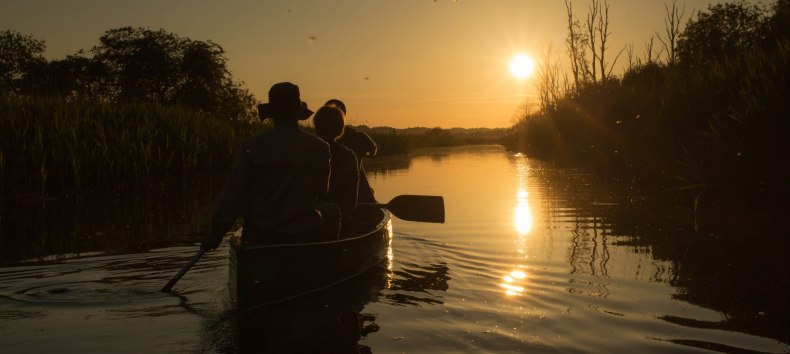Die Abendstimmung auf dem Fluss im Kanu erleben // © Angelika Reifarth Die Abendstimmung auf dem Fluss im Kanu erleben // © Angelika Reifarth