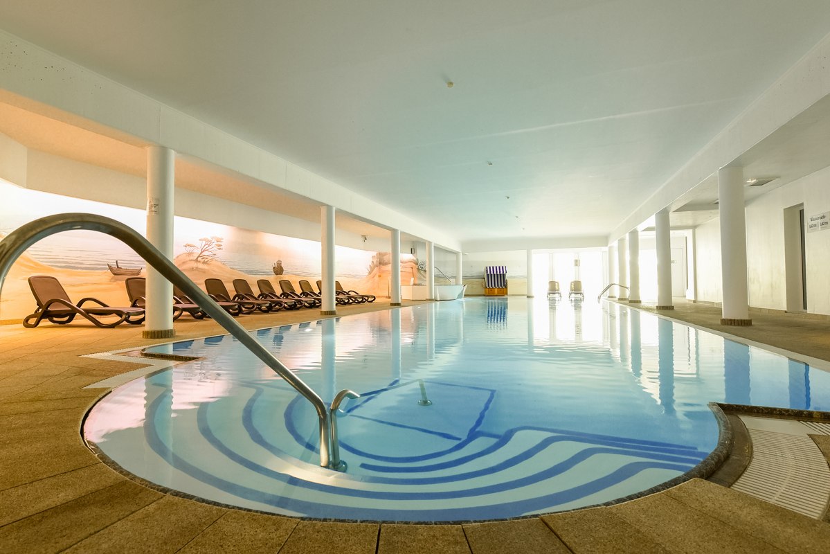 Indoor-Pool (18 x 6,5 m) // &copy; Promenadenhotel Admiral