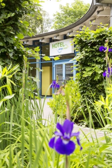 Ingang tot Hotel Ostseeländer, © Hotel Ostseeländer Ingang tot Hotel Ostseeländer, © Hotel Ostseeländer