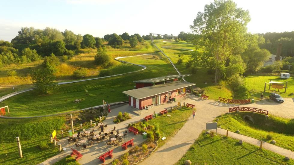 Luchtfoto van de zomerrodelbaan in Bad Doberan // &copy; Kristina Dirkner