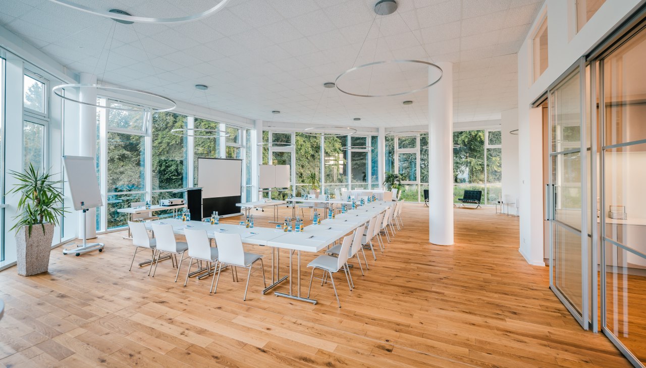 Binnenzicht van de evenementenhal Oktagon Schloss Ranzow, &copy; Schloss Ranzow / FotoArt Mirko Boy