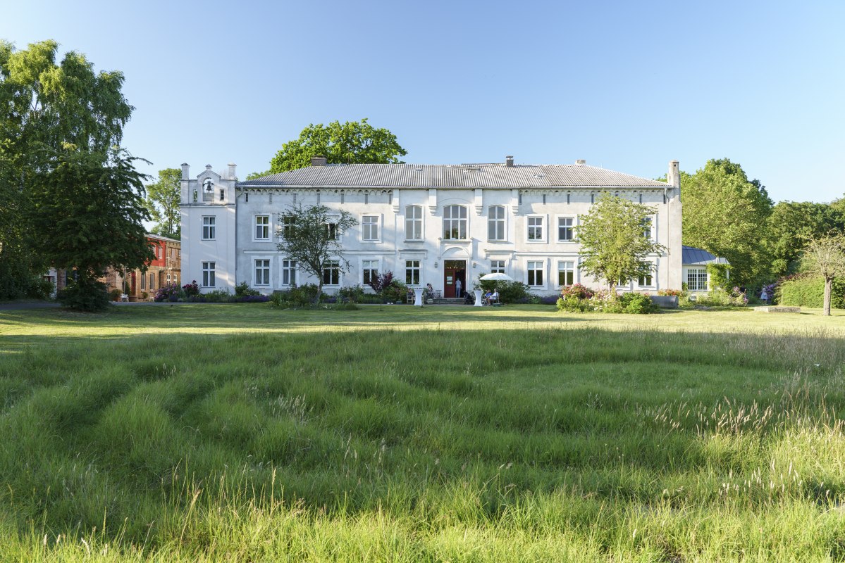 Au&szlig;enansicht des Herrenhauses Roggow // &copy; Herrenhaus Roggow