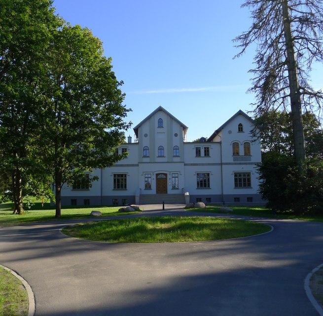 Festspielhaus am Ende des Dorfes // © Schloss Schwiessel Festspielhaus am Ende des Dorfes // © Schloss Schwiessel