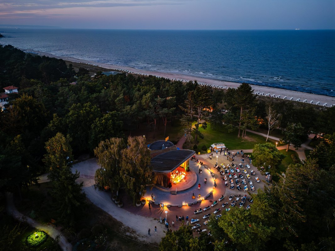 Baabe_kurpark_kurkonzert_abends_c_Mirko-Boy, &copy; Mirko Boy