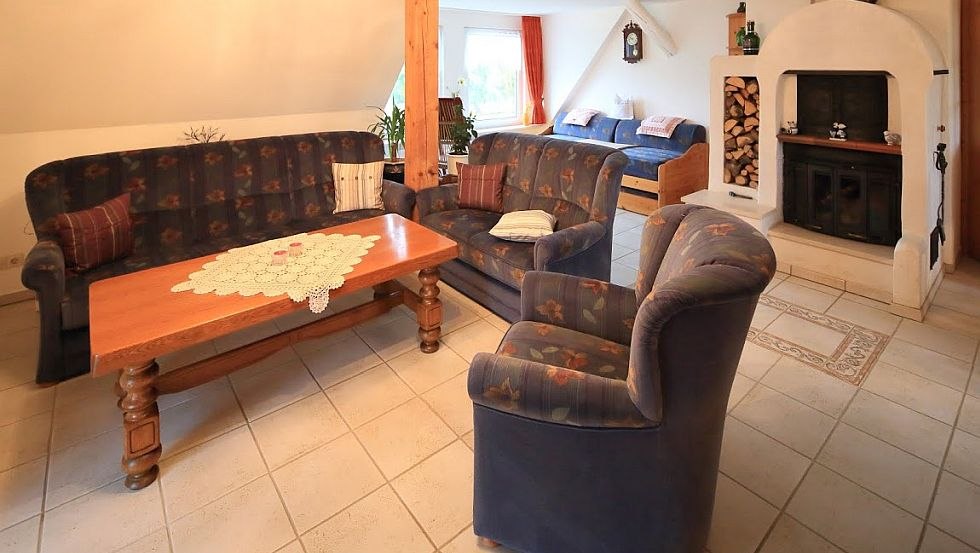 In dem gemütlichen Wohnzimmer kann man so manche lauschigen Kaminabende verbringen, © Ferienwohnung Thien In dem gemütlichen Wohnzimmer kann man so manche lauschigen Kaminabende verbringen, © Ferienwohnung Thien