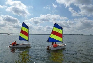 Kinder-Segelkurs bei der Segel Basis Salem am Kummerower See f&uuml;r Kinder von 8-11 Jahren // &copy; SeenLandAgentour GmbH
