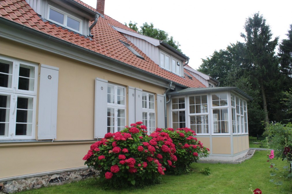 Pfarrhaus Wusterhusen mit ständiger Ausstellung Karl Lappe, © Josephin Bock