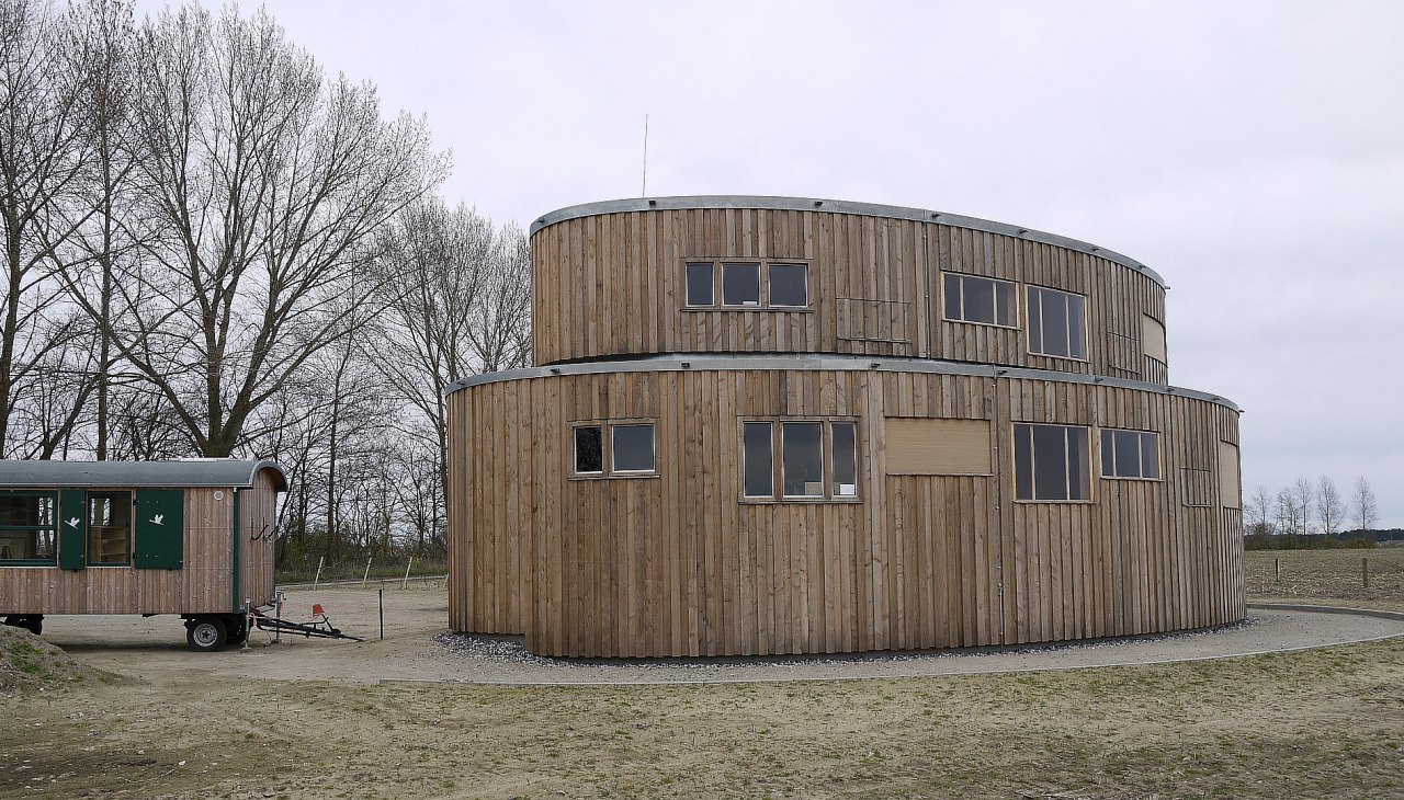 Beste Aussicht auf die Kraniche bietet das KRANORAMA, &copy; TMV/Fischer