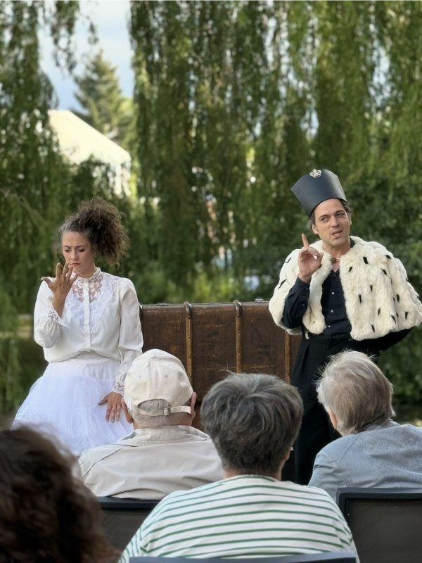 Tur Tur Theater auf Eldeflo&szlig;tour // &copy; Bina Inge-Tretow