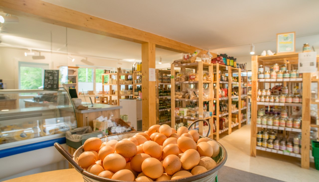 Eier vom eigenen Hof, &copy; AndreasRiedel.com