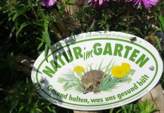 Der Garten im Gutshof Alt Guthendorf bei Marlow beteiligt sich an der Aktion der Naturg&auml;rten &bdquo;Offene Gartent&uuml;r&ldquo; // &copy; Renate Topp