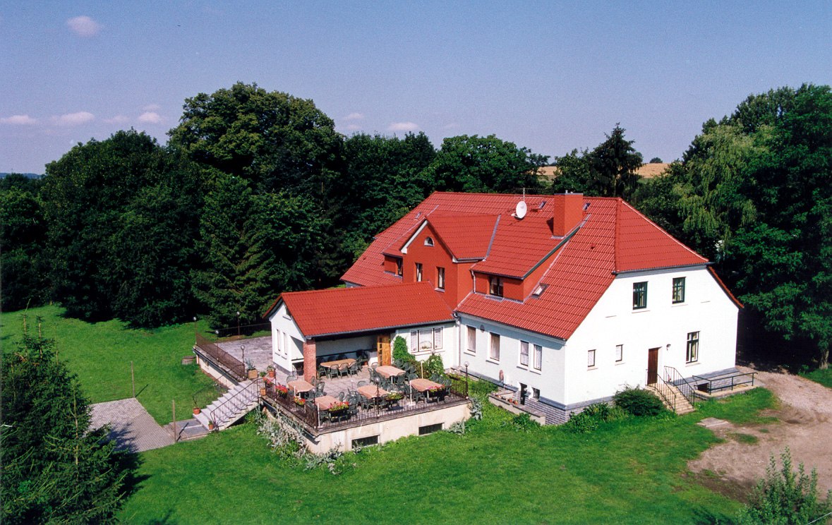 Herrenhaus Friedrichshof - Hofseite // © Herrenhaus Friedrichshof Herrenhaus Friedrichshof - Hofseite // © Herrenhaus Friedrichshof