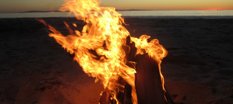 &copy; Feuer Strand pixabay.jpg