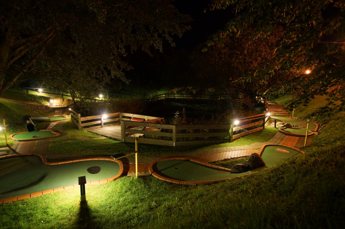 Nachtgolf, &copy; Minigolf_2_UWe B&ouml;hme.jpg