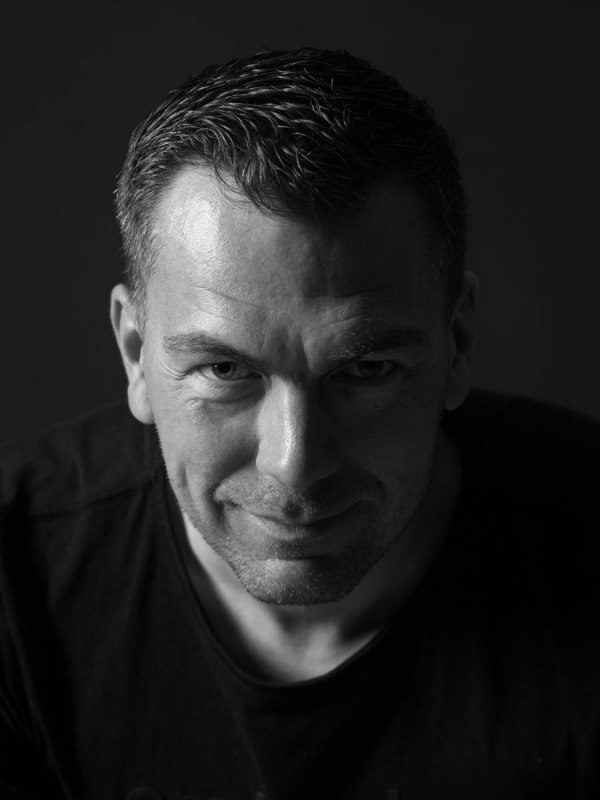 Arno Zillmer (Moderation, Gesang & Piano) // © Mandy Knuth Arno Zillmer (Moderation, Gesang & Piano) // © Mandy Knuth