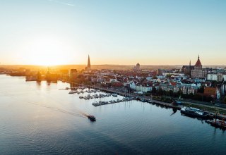 Sonnenaufgang im Rostocker Stadthafen, © TMV/Gänsicke