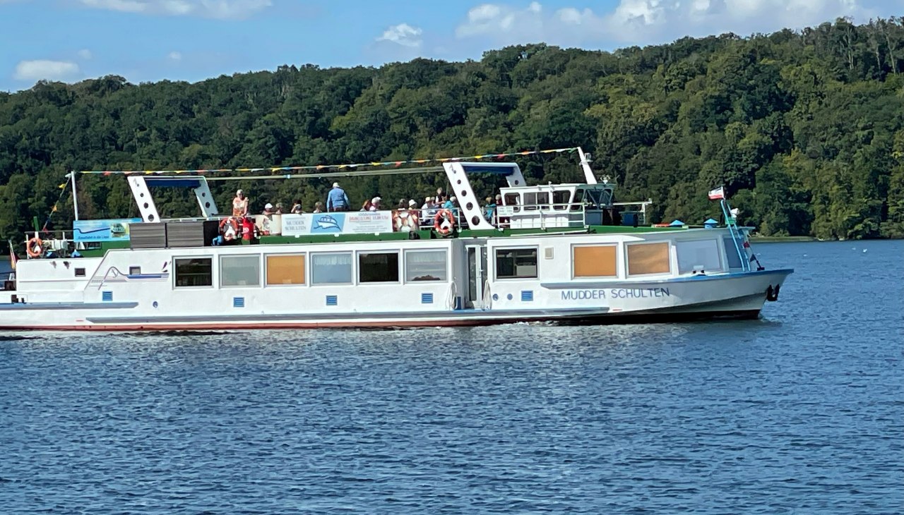 Fahrgastschiff Mudder Schulten, © Sebastian Lüdemann Fahrgastschiff Mudder Schulten, © Sebastian Lüdemann