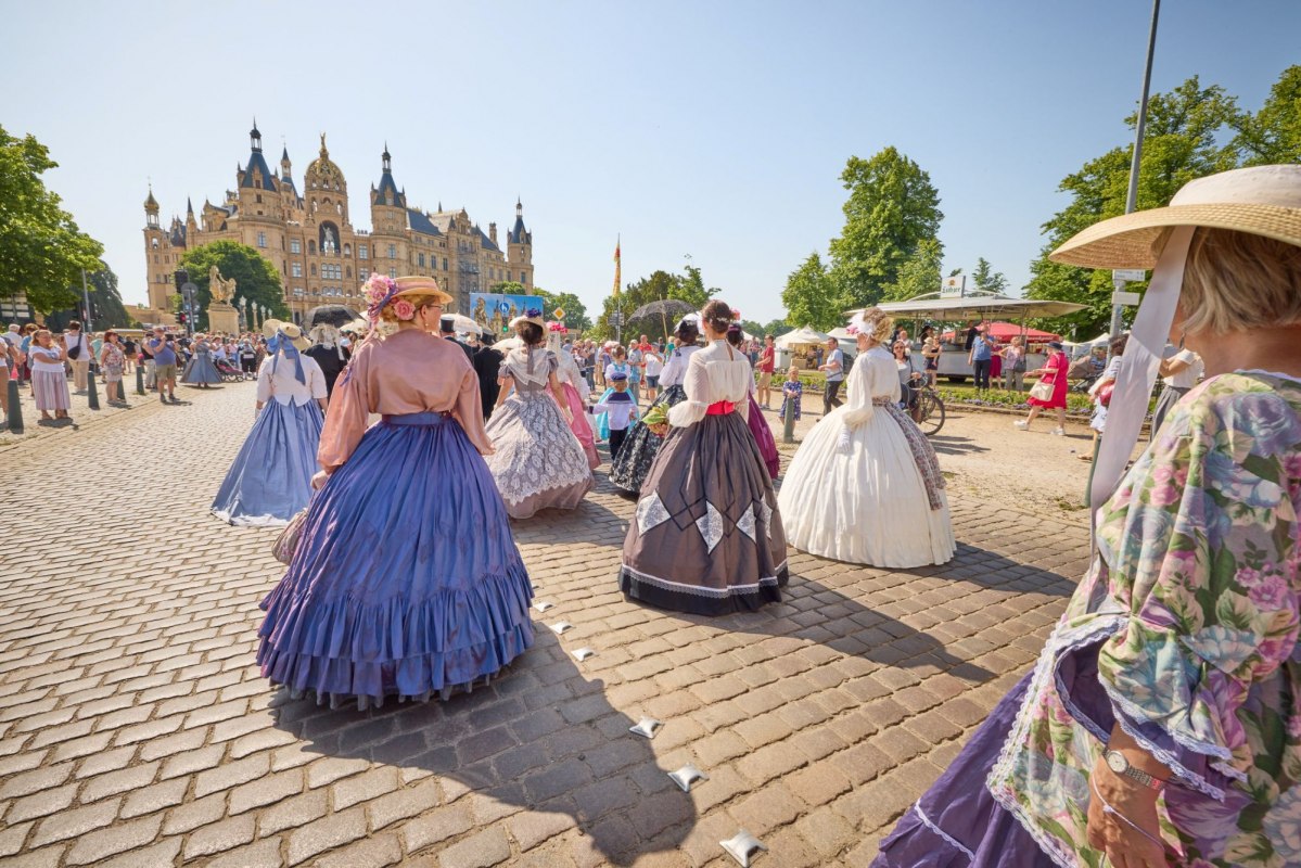 Das Historische Schlossfest am Sonnabend ist Teil des Festwochenendes rund um das Schloss Schwerin. // &copy; Oliver Borchert