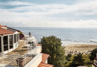 &copy; DSR Hotel Holding GmbH