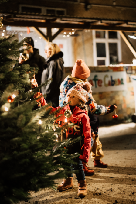 2024-12-12 09_54_24-TheresaLangeFotografie_HOFZAUBER_2024_081.jpg - IrfanView (Zoom_ 698 x 1046), &copy; Stadt Neustrelitz / Theresa Lange