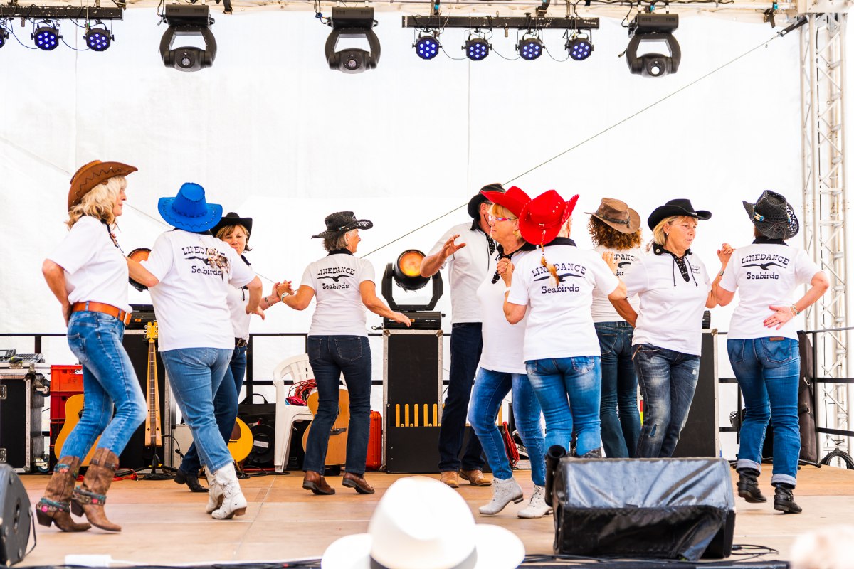 Line Dance unter freiem Himmel // © TuK Line Dance unter freiem Himmel // © TuK