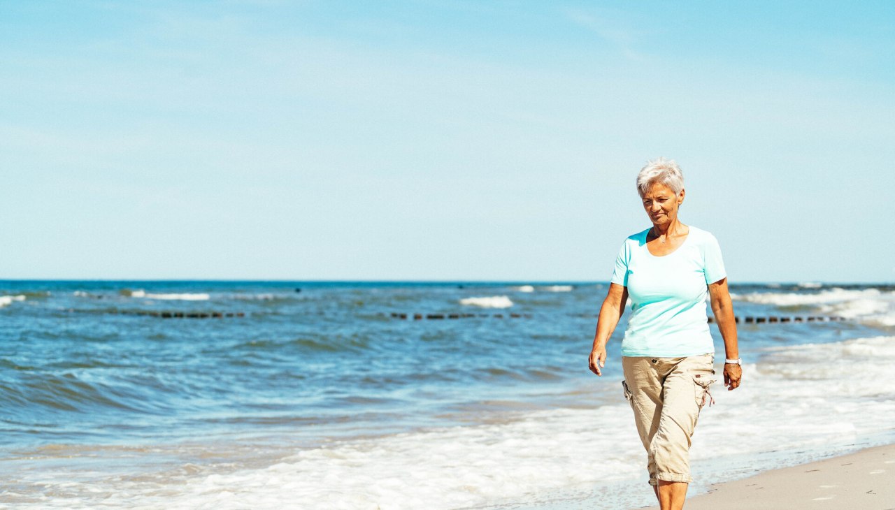 Spaziergang am Strand in Zingst, &copy; TMV/Petermann