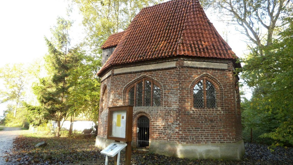 Kapelle Bessin im Herbst, © Tourismuszentrale Rügen Kapelle Bessin im Herbst, © Tourismuszentrale Rügen