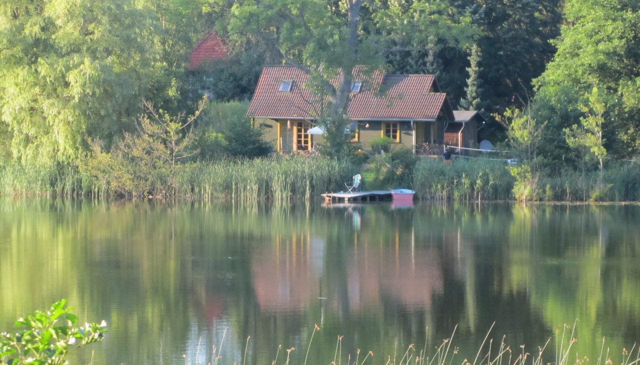 Weidenhaus - Blick von der anderen Seite des Sees, © Ewald Krombholz