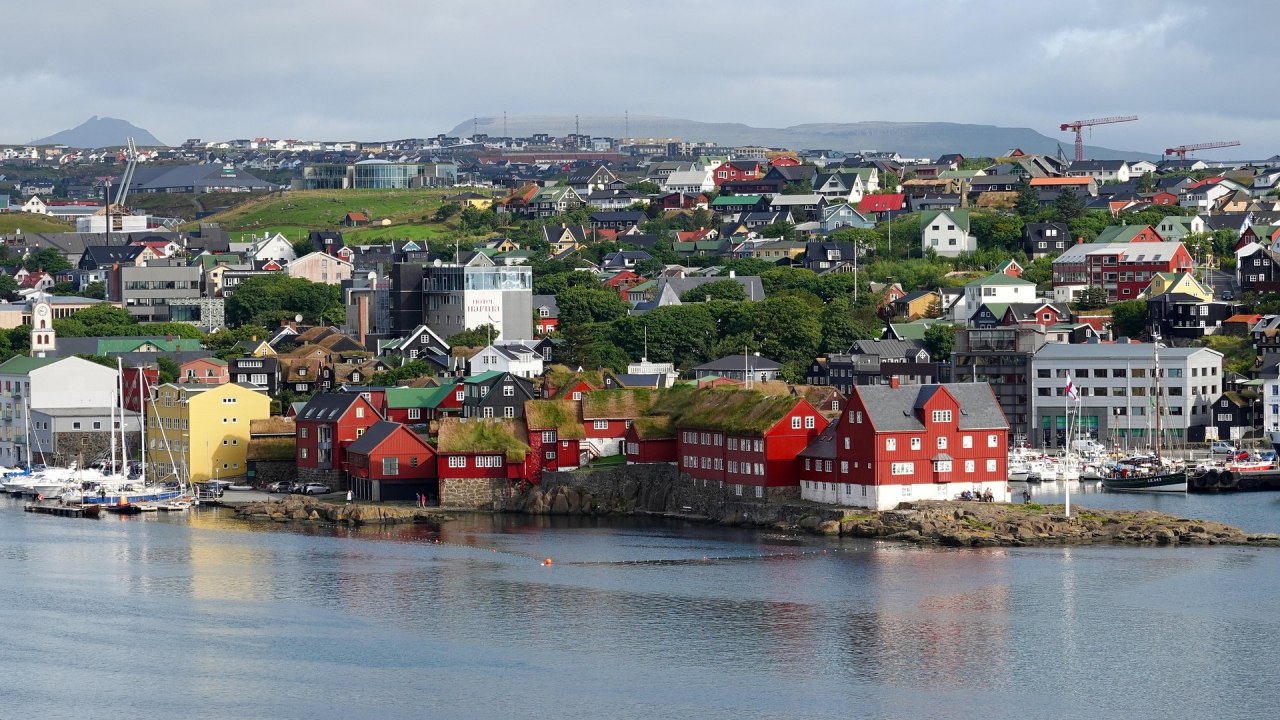 Foto von T&oacute;rshavn: Aline Dassel via Pixabay, &copy; Foto von T&oacute;rshavn: Aline Dassel via Pixabay